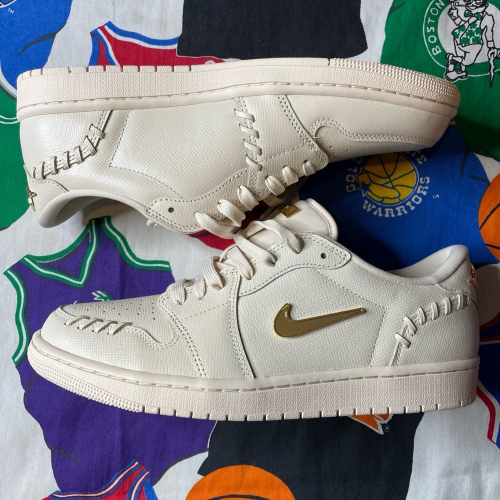 NIKE Air Jordan 1 Low 'Method of Make "Legend Light Brown"- Women's 11.5/Men's10